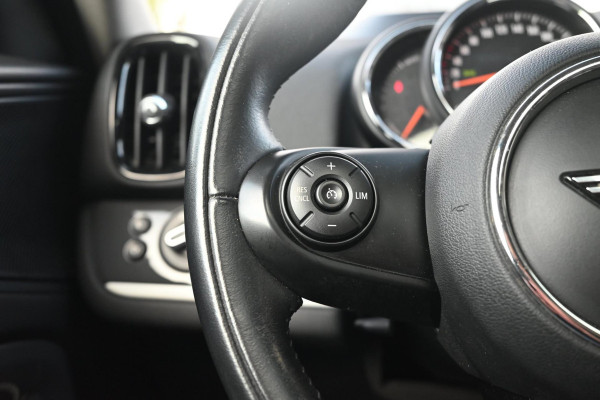 MINI Countryman 2.0 Cooper S E ALL4 Chili 225 PK Dealer o.h Pano Camera LED PDC 17''