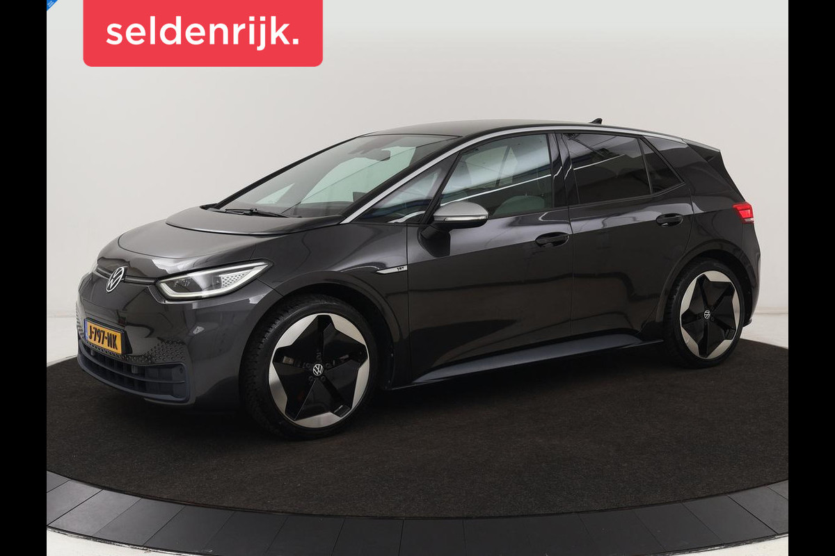 Volkswagen ID.3 First Max 58 kWh | Panoramadak | Head-Up | Stoel & stuurverwarming | Adaptive cruise | Camera | Massage | Elektrische stoelen | Trekhaak | Sfeerverlichting | Carplay | Matrix LED