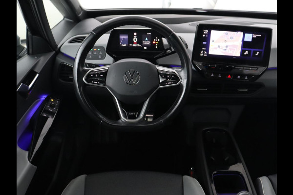 Volkswagen ID.3 First Max 58 kWh | Panoramadak | Head-Up | Stoel & stuurverwarming | Adaptive cruise | Camera | Massage | Elektrische stoelen | Trekhaak | Sfeerverlichting | Carplay | Matrix LED