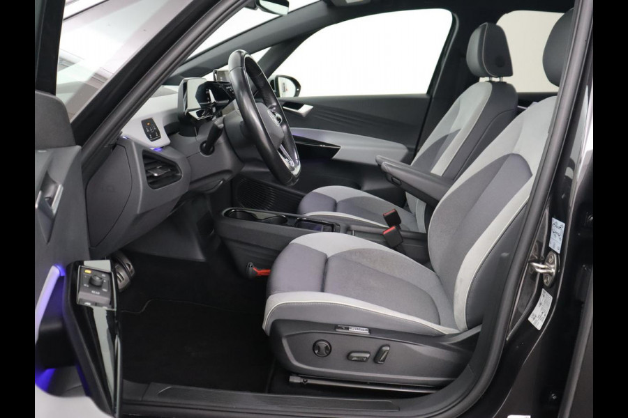 Volkswagen ID.3 First Max 58 kWh | Panoramadak | Head-Up | Stoel & stuurverwarming | Adaptive cruise | Camera | Massage | Elektrische stoelen | Trekhaak | Sfeerverlichting | Carplay | Matrix LED
