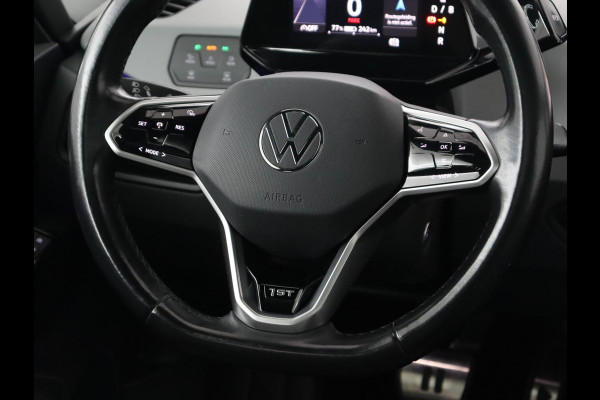 Volkswagen ID.3 First Max 58 kWh | Panoramadak | Head-Up | Stoel & stuurverwarming | Adaptive cruise | Camera | Massage | Elektrische stoelen | Trekhaak | Sfeerverlichting | Carplay | Matrix LED