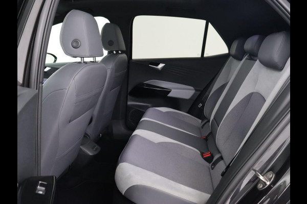Volkswagen ID.3 First Max 58 kWh | Panoramadak | Head-Up | Stoel & stuurverwarming | Adaptive cruise | Camera | Massage | Elektrische stoelen | Trekhaak | Sfeerverlichting | Carplay | Matrix LED
