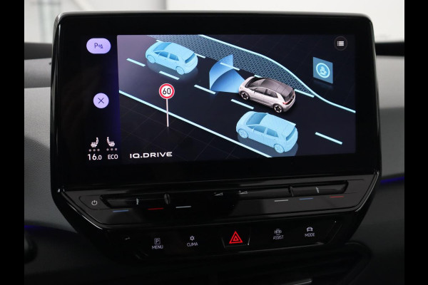 Volkswagen ID.3 First Max 58 kWh | Panoramadak | Head-Up | Stoel & stuurverwarming | Adaptive cruise | Camera | Massage | Elektrische stoelen | Trekhaak | Sfeerverlichting | Carplay | Matrix LED