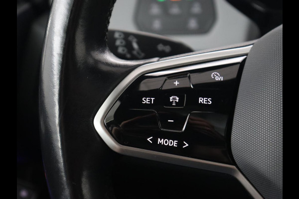 Volkswagen ID.3 First Max 58 kWh | Panoramadak | Head-Up | Stoel & stuurverwarming | Adaptive cruise | Camera | Massage | Elektrische stoelen | Trekhaak | Sfeerverlichting | Carplay | Matrix LED