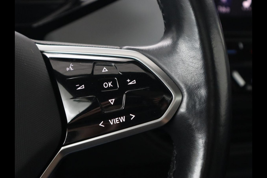 Volkswagen ID.3 First Max 58 kWh | Panoramadak | Head-Up | Stoel & stuurverwarming | Adaptive cruise | Camera | Massage | Elektrische stoelen | Trekhaak | Sfeerverlichting | Carplay | Matrix LED