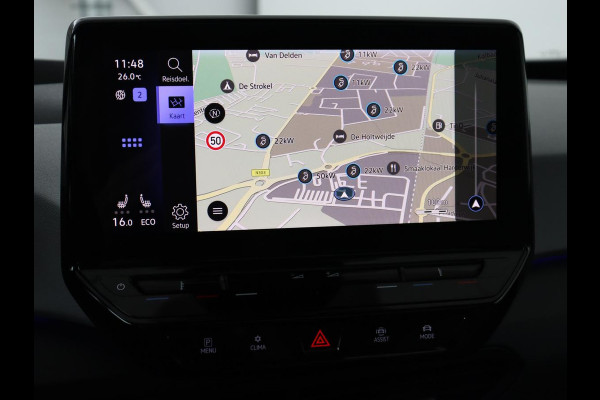 Volkswagen ID.3 First Max 58 kWh | Panoramadak | Head-Up | Stoel & stuurverwarming | Adaptive cruise | Camera | Massage | Elektrische stoelen | Trekhaak | Sfeerverlichting | Carplay | Matrix LED