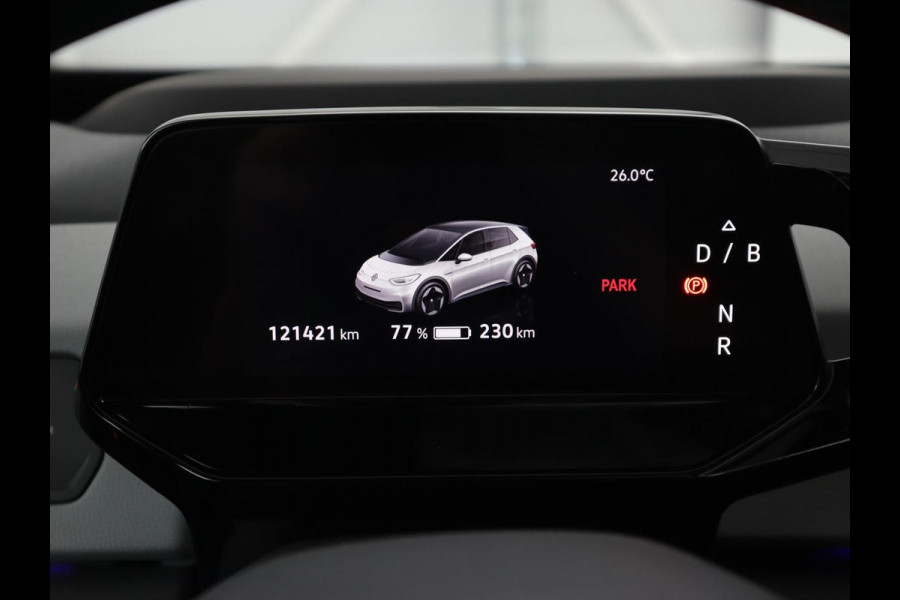 Volkswagen ID.3 First Max 58 kWh | Panoramadak | Head-Up | Stoel & stuurverwarming | Adaptive cruise | Camera | Massage | Elektrische stoelen | Trekhaak | Sfeerverlichting | Carplay | Matrix LED