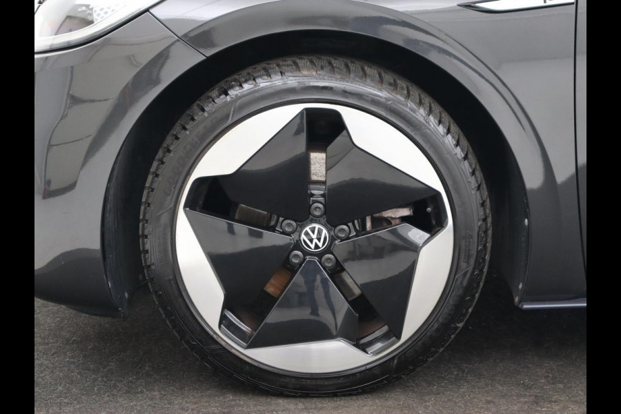 Volkswagen ID.3 First Max 58 kWh | Panoramadak | Head-Up | Stoel & stuurverwarming | Adaptive cruise | Camera | Massage | Elektrische stoelen | Trekhaak | Sfeerverlichting | Carplay | Matrix LED