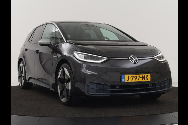 Volkswagen ID.3 First Max 58 kWh | Panoramadak | Head-Up | Stoel & stuurverwarming | Adaptive cruise | Camera | Massage | Elektrische stoelen | Trekhaak | Sfeerverlichting | Carplay | Matrix LED