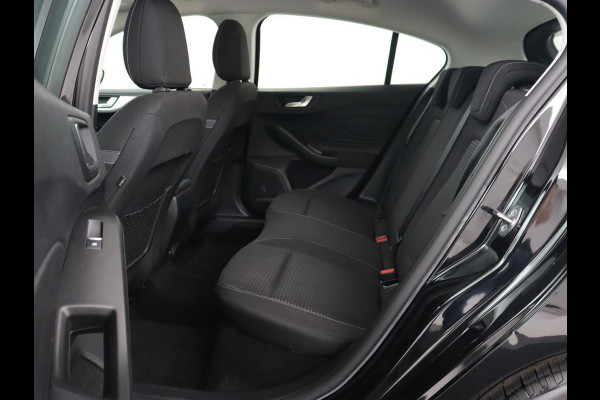 Ford Focus 1.0 EcoBoost Hybrid Trend Edition | Camera | Carplay | Full LED | Navigatie | Airco | Cruise control | Parkeerhulp