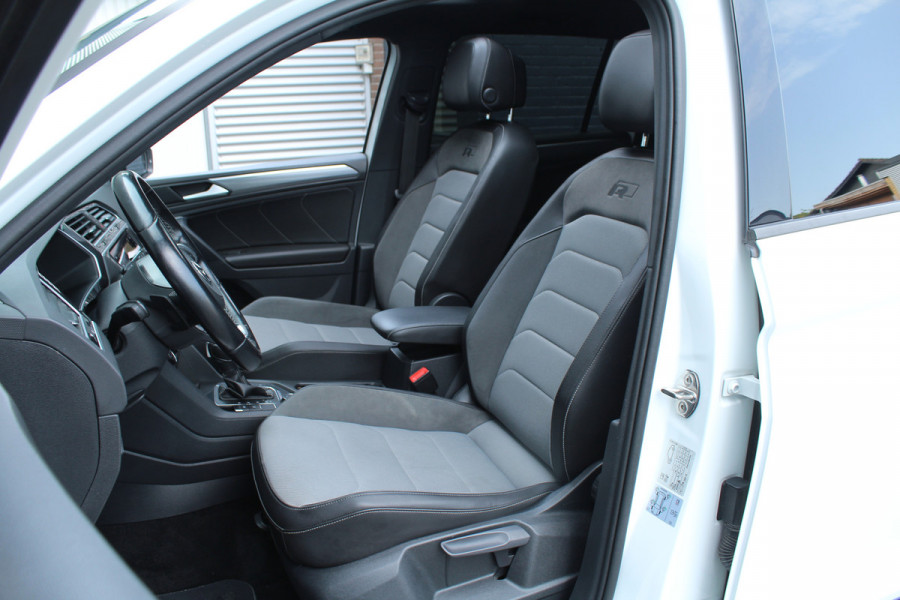 Volkswagen Tiguan 2.0 TSI 230pk 4Motion Highline Business R-Line DSG7 Panoramadak Clima Cruise Navi PDC  Dig. Cockpit HUD El. Klep 20"LMV