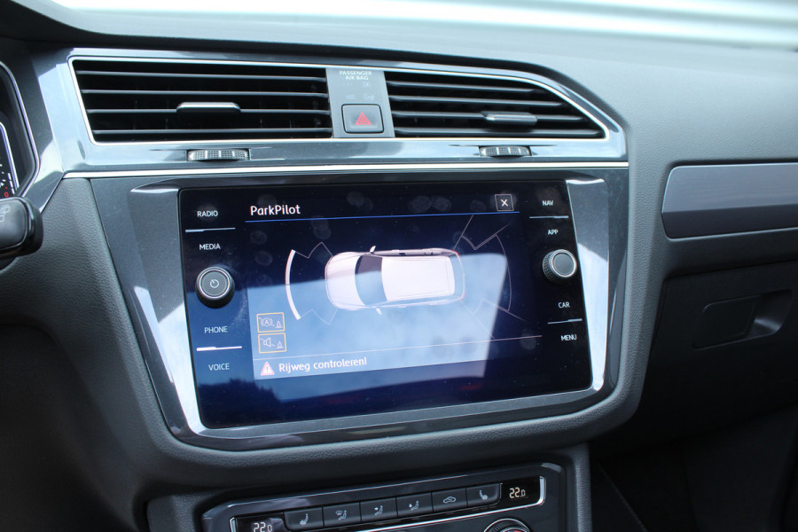 Volkswagen Tiguan 2.0 TSI 230pk 4Motion Highline Business R-Line DSG7 Panoramadak Clima Cruise Navi PDC  Dig. Cockpit HUD El. Klep 20"LMV