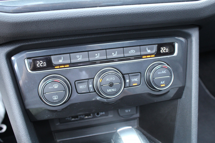 Volkswagen Tiguan 2.0 TSI 230pk 4Motion Highline Business R-Line DSG7 Panoramadak Clima Cruise Navi PDC  Dig. Cockpit HUD El. Klep 20"LMV