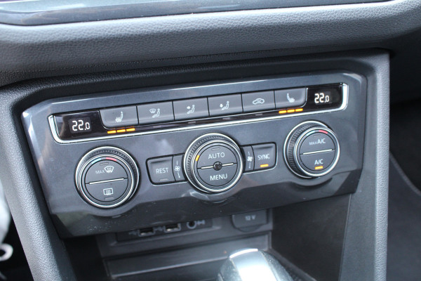 Volkswagen Tiguan 2.0 TSI 230pk 4Motion Highline Business R-Line DSG7 Panoramadak Clima Cruise Navi PDC  Dig. Cockpit HUD El. Klep 20"LMV