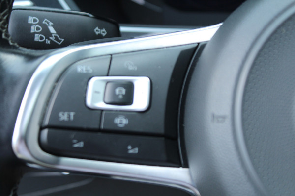 Volkswagen Tiguan 2.0 TSI 230pk 4Motion Highline Business R-Line DSG7 Panoramadak Clima Cruise Navi PDC  Dig. Cockpit HUD El. Klep 20"LMV
