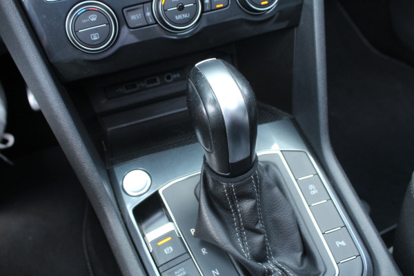 Volkswagen Tiguan 2.0 TSI 230pk 4Motion Highline Business R-Line DSG7 Panoramadak Clima Cruise Navi PDC  Dig. Cockpit HUD El. Klep 20"LMV