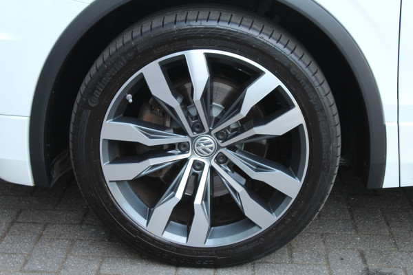 Volkswagen Tiguan 2.0 TSI 230pk 4Motion Highline Business R-Line DSG7 Panoramadak Clima Cruise Navi PDC  Dig. Cockpit HUD El. Klep 20"LMV