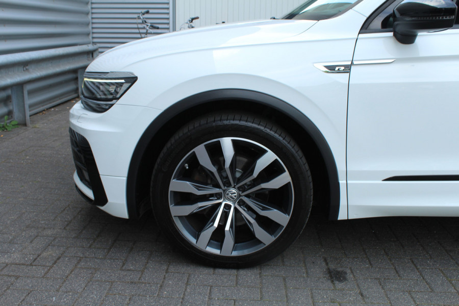 Volkswagen Tiguan 2.0 TSI 230pk 4Motion Highline Business R-Line DSG7 Panoramadak Clima Cruise Navi PDC  Dig. Cockpit HUD El. Klep 20"LMV