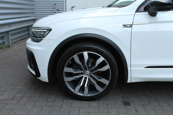 Volkswagen Tiguan 2.0 TSI 230pk 4Motion Highline Business R-Line DSG7 Panoramadak Clima Cruise Navi PDC  Dig. Cockpit HUD El. Klep 20"LMV