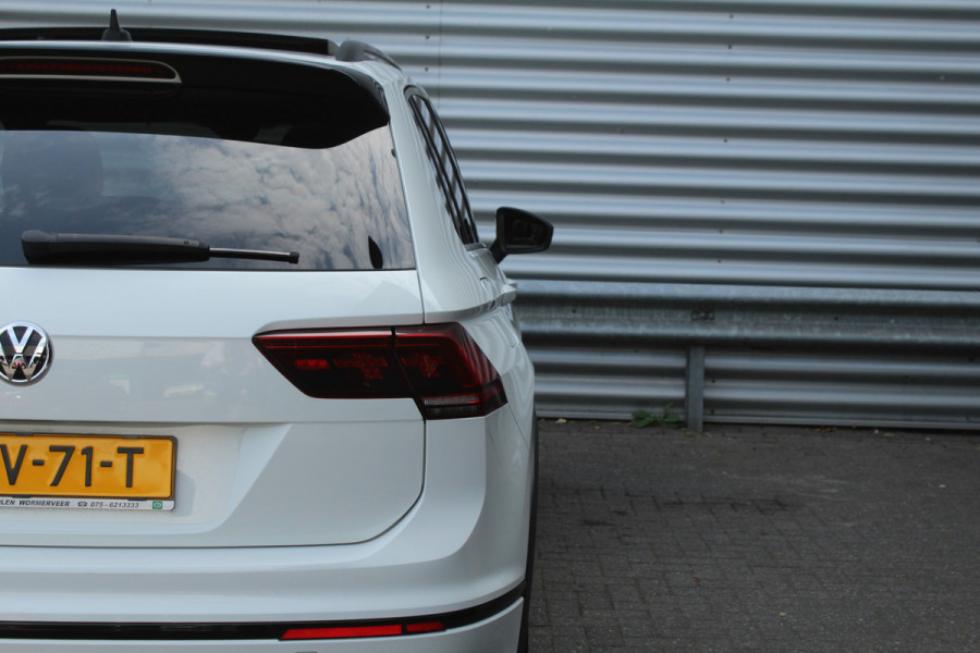 Volkswagen Tiguan 2.0 TSI 230pk 4Motion Highline Business R-Line DSG7 Panoramadak Clima Cruise Navi PDC  Dig. Cockpit HUD El. Klep 20"LMV