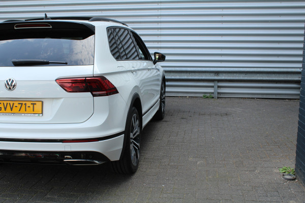 Volkswagen Tiguan 2.0 TSI 230pk 4Motion Highline Business R-Line DSG7 Panoramadak Clima Cruise Navi PDC  Dig. Cockpit HUD El. Klep 20"LMV