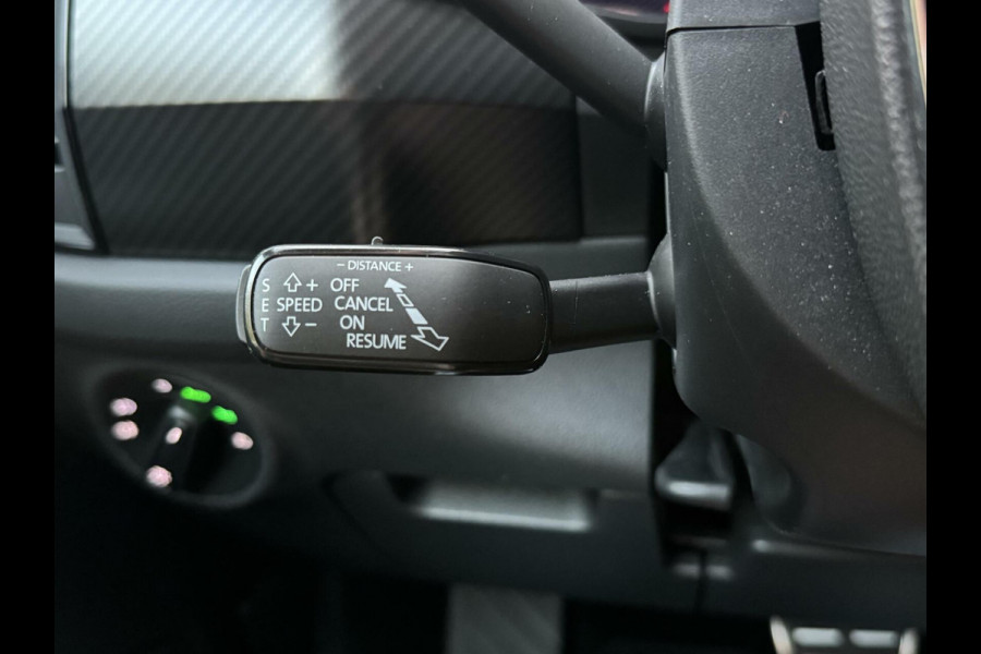Škoda Kodiaq 1.5 TSI Sportline Automaat | Trekhaak uitklapbaar | Navigatiesysteem | Stoelverwarming | Stuurverwarming | Getint glas | Cruise