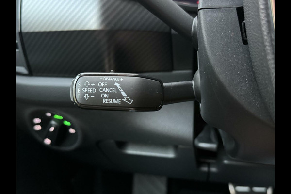 Škoda Kodiaq 1.5 TSI Sportline Automaat | Trekhaak uitklapbaar | Navigatiesysteem | Stoelverwarming | Stuurverwarming | Getint glas | Cruise