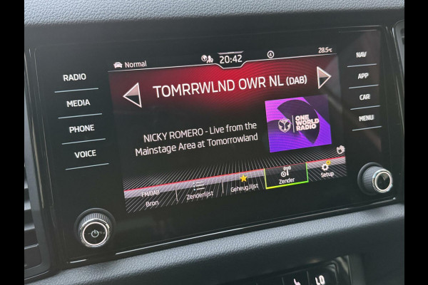 Škoda Kodiaq 1.5 TSI Sportline Automaat | Trekhaak uitklapbaar | Navigatiesysteem | Stoelverwarming | Stuurverwarming | Getint glas | Cruise