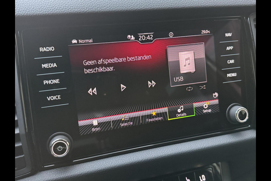 Škoda Kodiaq 1.5 TSI Sportline Automaat | Trekhaak uitklapbaar | Navigatiesysteem | Stoelverwarming | Stuurverwarming | Getint glas | Cruise