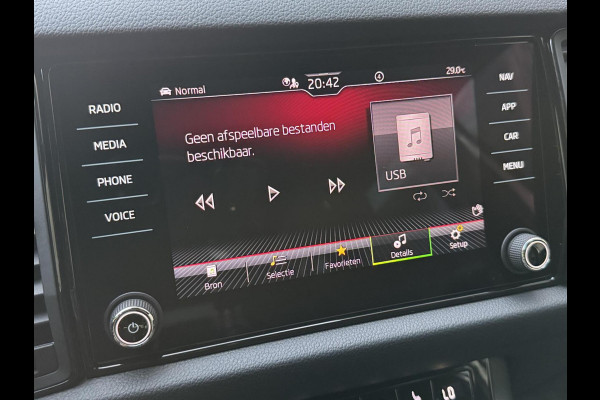 Škoda Kodiaq 1.5 TSI Sportline Automaat | Trekhaak uitklapbaar | Navigatiesysteem | Stoelverwarming | Stuurverwarming | Getint glas | Cruise