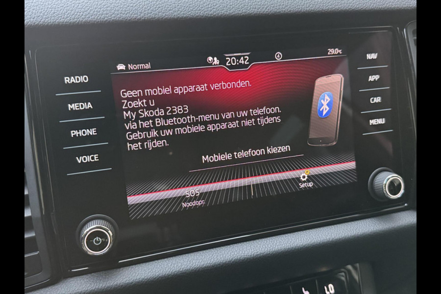 Škoda Kodiaq 1.5 TSI Sportline Automaat | Trekhaak uitklapbaar | Navigatiesysteem | Stoelverwarming | Stuurverwarming | Getint glas | Cruise