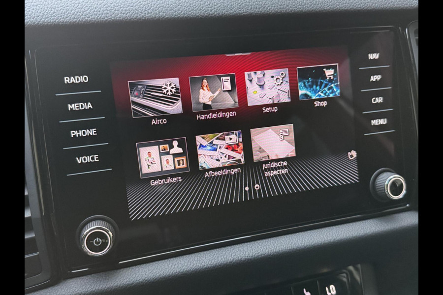 Škoda Kodiaq 1.5 TSI Sportline Automaat | Trekhaak uitklapbaar | Navigatiesysteem | Stoelverwarming | Stuurverwarming | Getint glas | Cruise