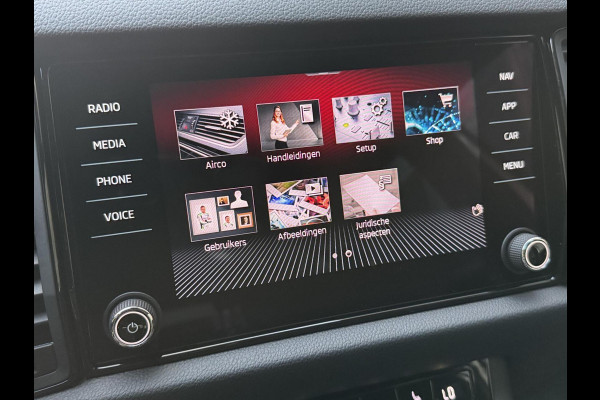 Škoda Kodiaq 1.5 TSI Sportline Automaat | Trekhaak uitklapbaar | Navigatiesysteem | Stoelverwarming | Stuurverwarming | Getint glas | Cruise