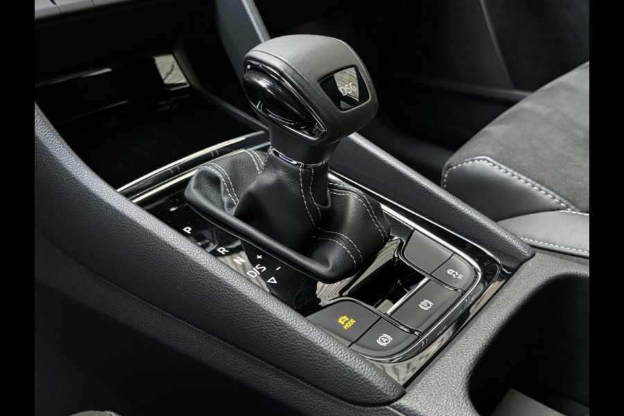 Škoda Kodiaq 1.5 TSI Sportline Automaat | Trekhaak uitklapbaar | Navigatiesysteem | Stoelverwarming | Stuurverwarming | Getint glas | Cruise