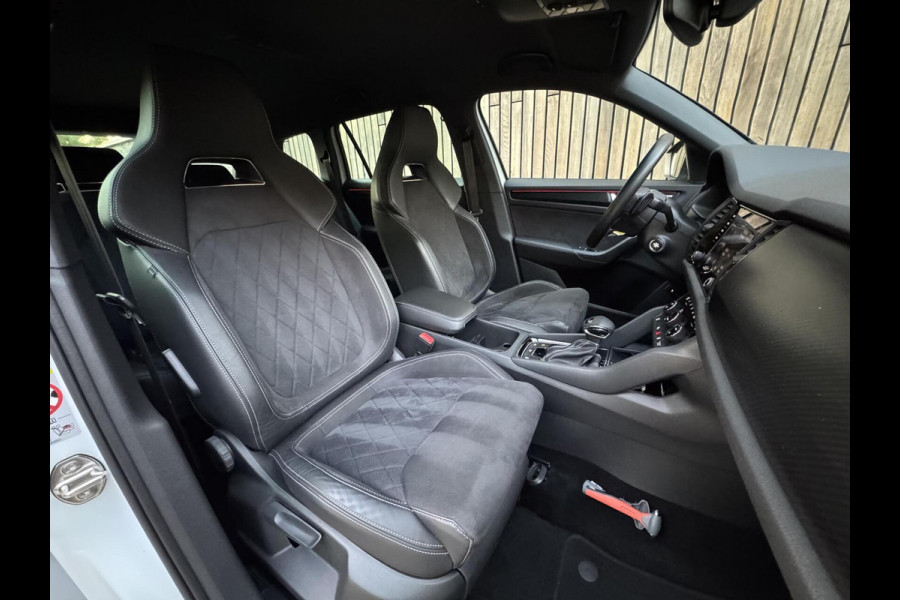 Škoda Kodiaq 1.5 TSI Sportline Automaat | Trekhaak uitklapbaar | Navigatiesysteem | Stoelverwarming | Stuurverwarming | Getint glas | Cruise