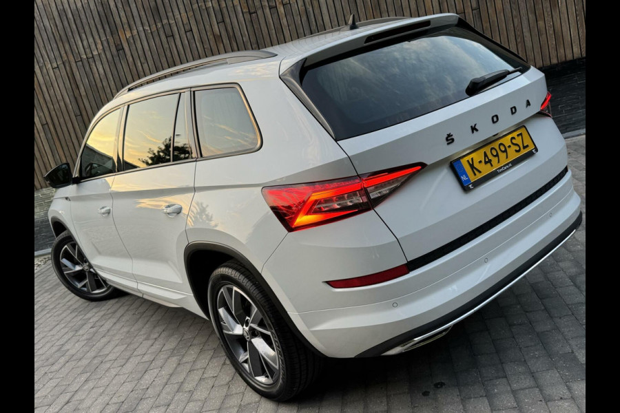 Škoda Kodiaq 1.5 TSI Sportline Automaat | Trekhaak uitklapbaar | Navigatiesysteem | Stoelverwarming | Stuurverwarming | Getint glas | Cruise