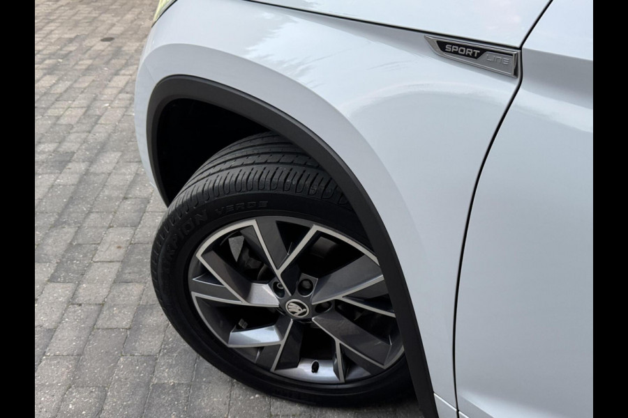 Škoda Kodiaq 1.5 TSI Sportline Automaat | Trekhaak uitklapbaar | Navigatiesysteem | Stoelverwarming | Stuurverwarming | Getint glas | Cruise