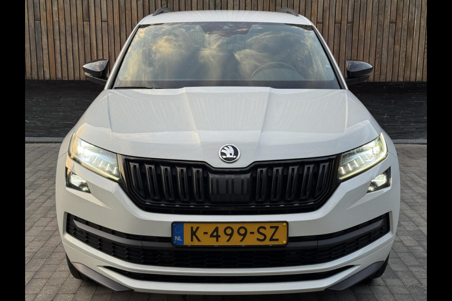 Škoda Kodiaq 1.5 TSI Sportline Automaat | Trekhaak uitklapbaar | Navigatiesysteem | Stoelverwarming | Stuurverwarming | Getint glas | Cruise