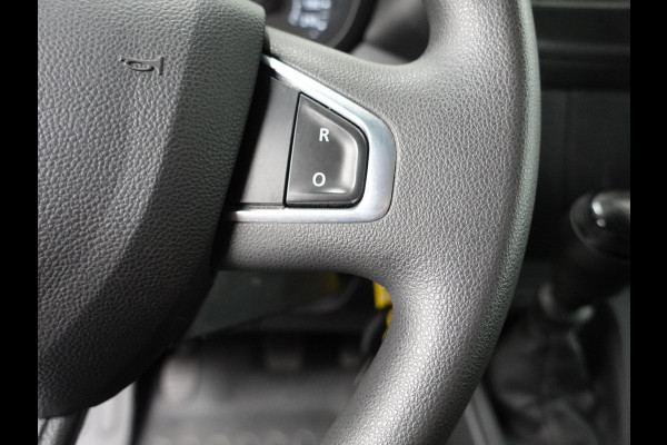 Renault Master T35 2.3 dCi 180PK L2H2 Energy Airco Cruise Control Camera Navi PDC V+A Trekhaak 270° Deuren