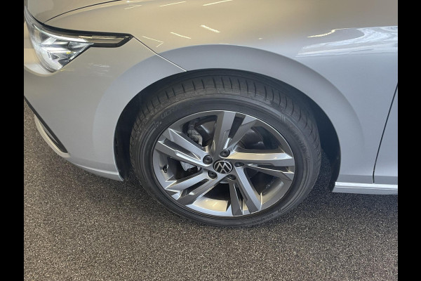 Volkswagen GOLF Variant 1.0 eTSI 110pk DSG Life Automaat | Navigatie | Climate Control | Parkeer sensoren | Cruise control adaptive | Stoelverwarming | Led #