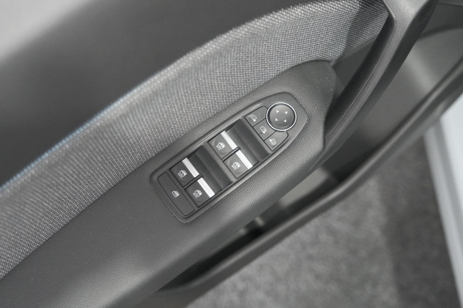 Renault Captur TCe 90 Techno | Nieuw Model | Camera | Harman Kardon | Apple Carplay | Parkeersensoren | 18 Inch Lichtmetalen Velgen