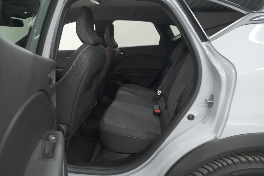 Renault Captur TCe 90 Techno | Nieuw Model | Camera | Harman Kardon | Apple Carplay | Parkeersensoren | 18 Inch Lichtmetalen Velgen