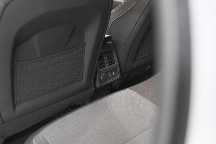 Renault Captur TCe 90 Techno | Nieuw Model | Camera | Harman Kardon | Apple Carplay | Parkeersensoren | 18 Inch Lichtmetalen Velgen