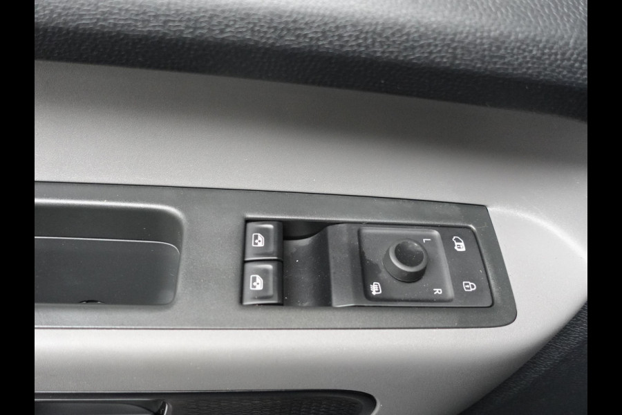Volkswagen ID. Buzz Cargo 77 kWh 204pk Achterdeuren 3zits LED Cruise control Navigatie/ Apple Carplay