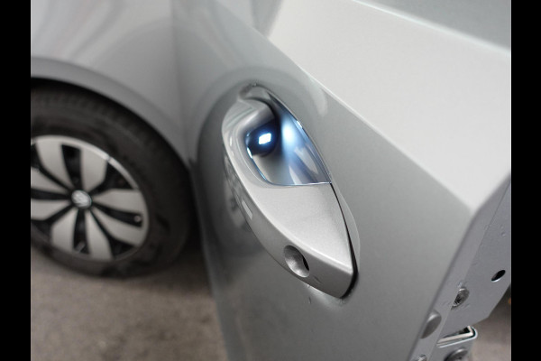 Volkswagen ID. Buzz Cargo 77 kWh 204pk Achterdeuren 3zits LED Cruise control Navigatie/ Apple Carplay