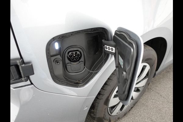 Volkswagen ID. Buzz Cargo 77 kWh 204pk Achterdeuren 3zits LED Cruise control Navigatie/ Apple Carplay