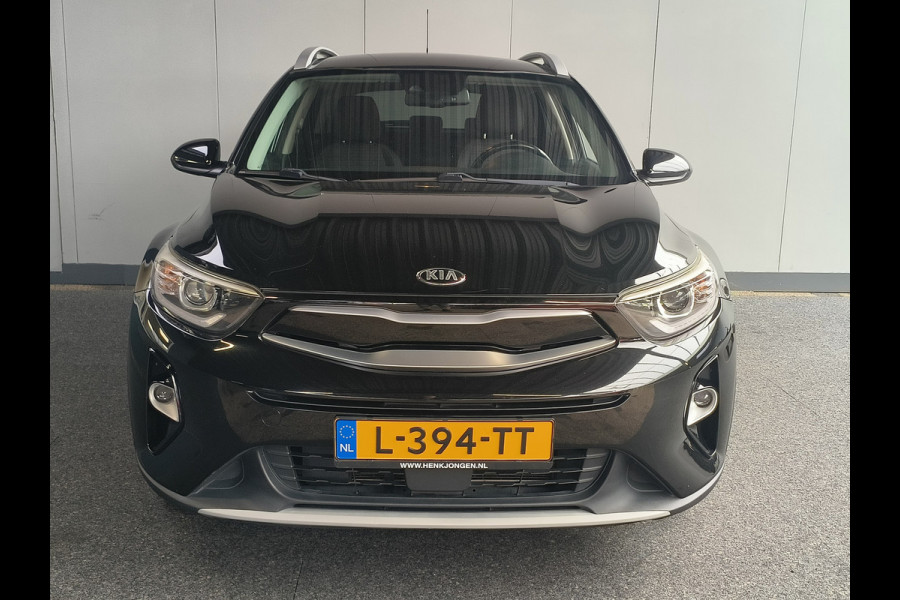 Kia Stonic 1.2 MPi Design Edition uit 2018 Rijklaar + 12 maanden Bovag-garantie Henk Jongen Auto's in Helmond,  al 50 jaar service zoals 't hoort!