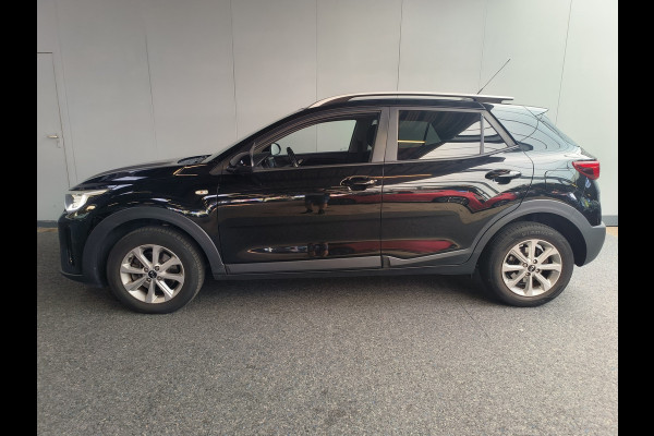 Kia Stonic 1.2 MPi Design Edition uit 2018 Rijklaar + 12 maanden Bovag-garantie Henk Jongen Auto's in Helmond,  al 50 jaar service zoals 't hoort!