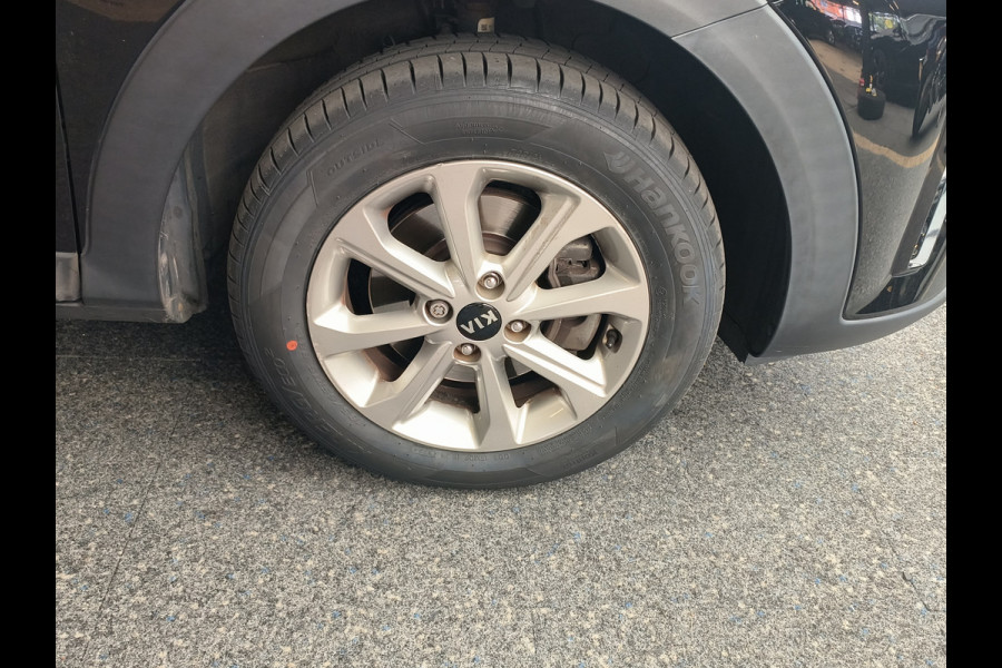 Kia Stonic 1.2 MPi Design Edition uit 2018 Rijklaar + 12 maanden Bovag-garantie Henk Jongen Auto's in Helmond,  al 50 jaar service zoals 't hoort!