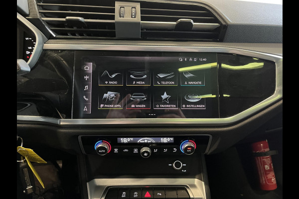 Audi Q3 35 TFSI S Line S-Tronic Aut. Panoramadak Climate control Adaptive Cruise Control Navi Full LED Trekhaak PDC VA+ Camera Carplay